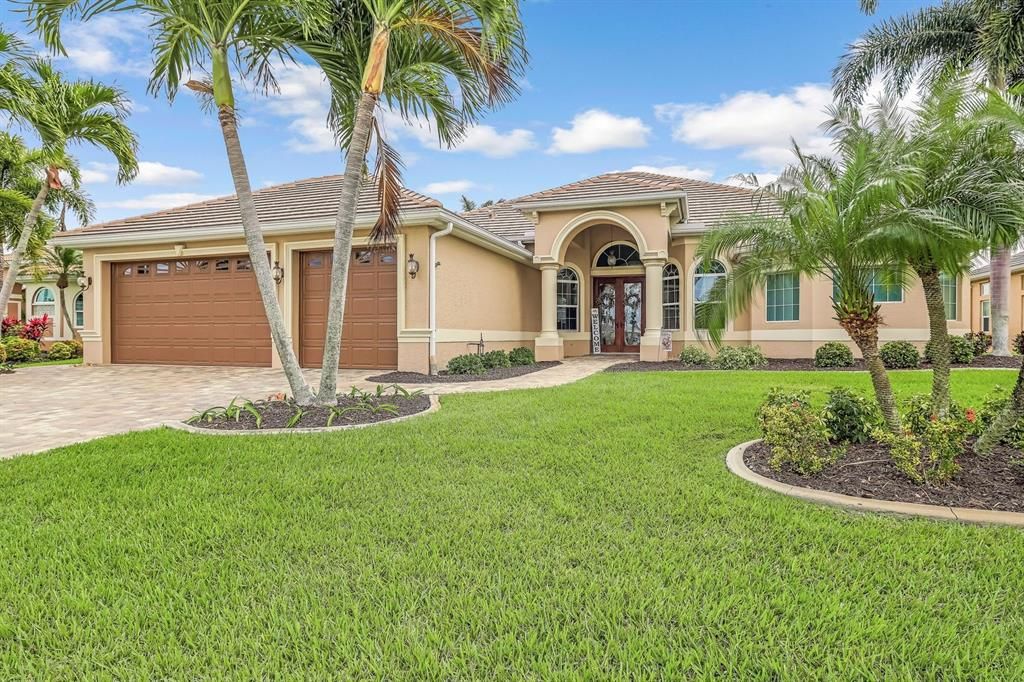 Recently Sold: $2,100,000 (3 beds, 3 baths, 3046 Square Feet)