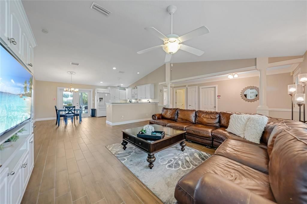 Active With Contract: $449,000 (3 beds, 2 baths, 1688 Square Feet)