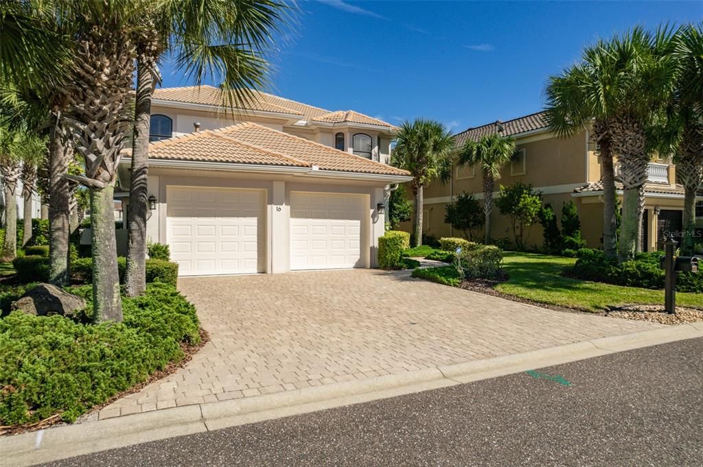 For Sale: $1,800,000 (3 beds, 3 baths, 3860 Square Feet)