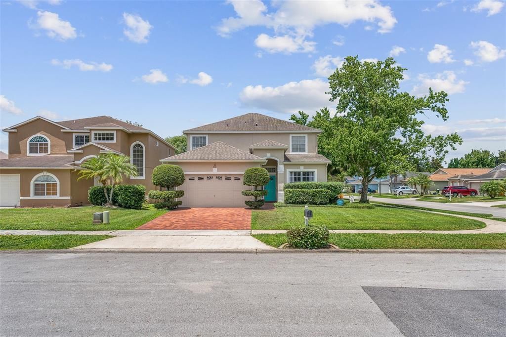 Active With Contract: $549,900 (4 beds, 3 baths, 2333 Square Feet)