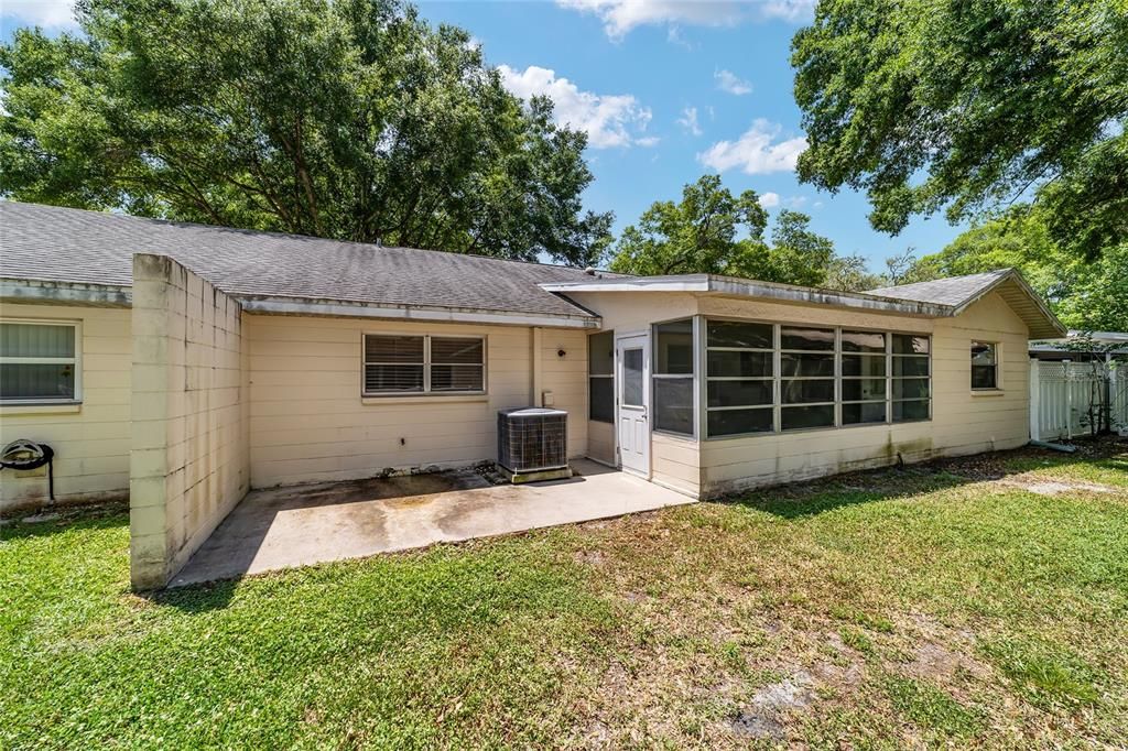 For Sale: $185,000 (2 beds, 2 baths, 1409 Square Feet)