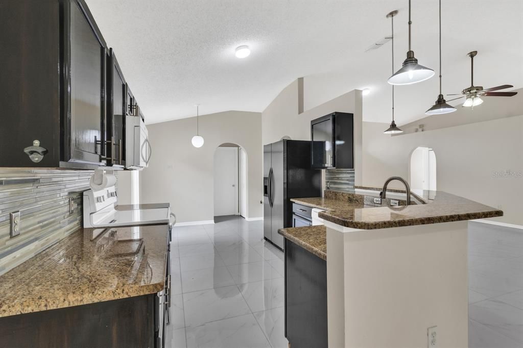 For Sale: $435,000 (3 beds, 2 baths, 1632 Square Feet)