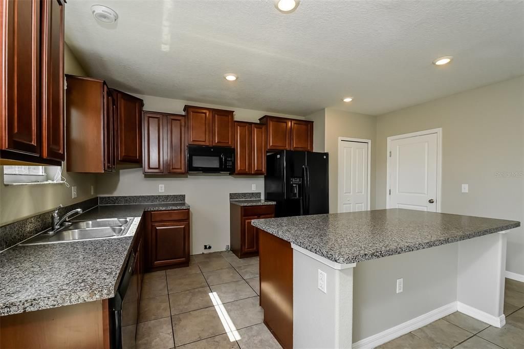 Active With Contract: $409,900 (4 beds, 2 baths, 2614 Square Feet)