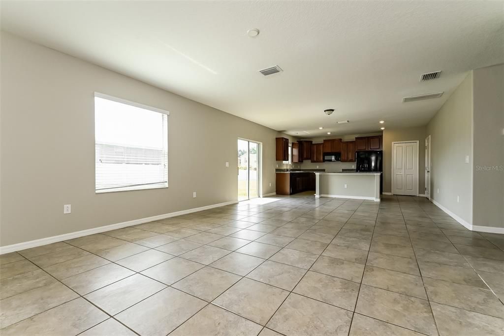 Active With Contract: $409,900 (4 beds, 2 baths, 2614 Square Feet)