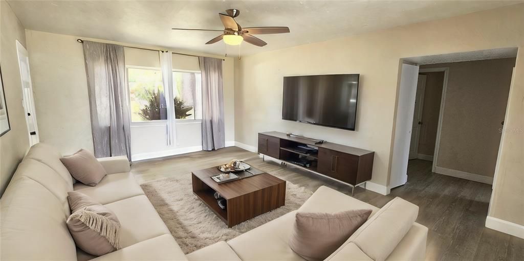 Active With Contract: $2,850 (2 beds, 2 baths, 1313 Square Feet)