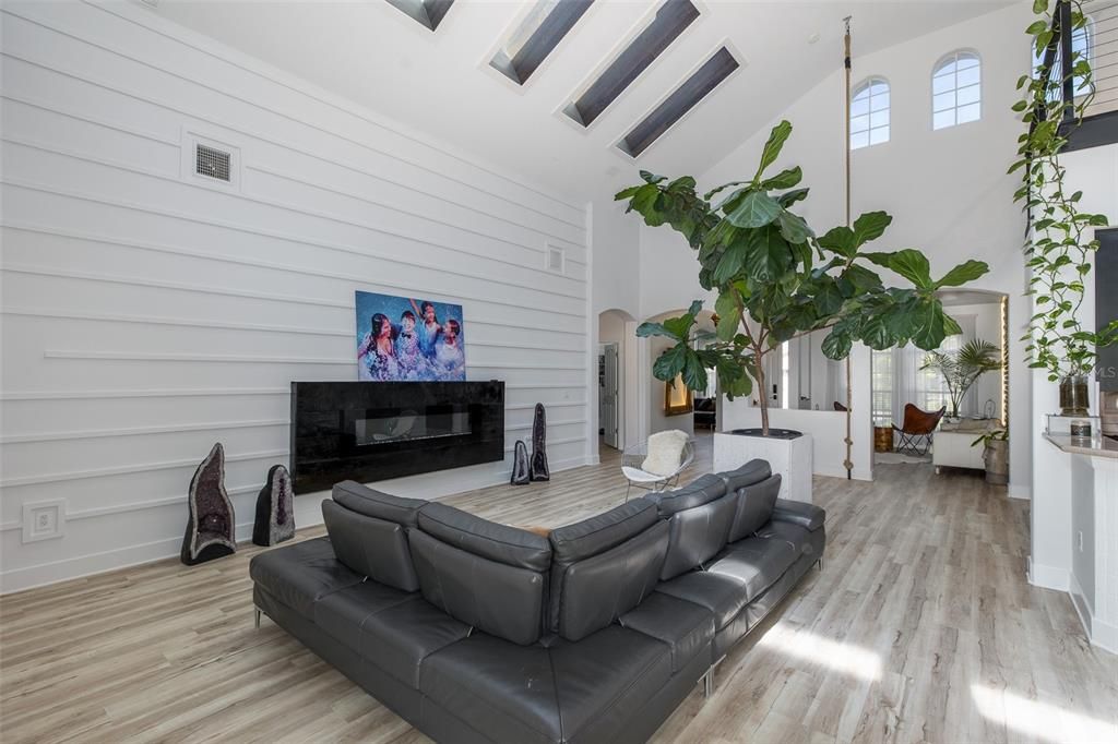 Active With Contract: $899,000 (5 beds, 3 baths, 3436 Square Feet)