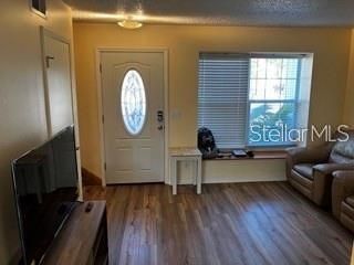 For Rent: $1,900 (2 beds, 1 baths, 940 Square Feet)