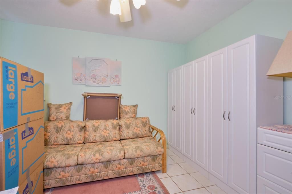 For Sale: $305,000 (2 beds, 2 baths, 1380 Square Feet)