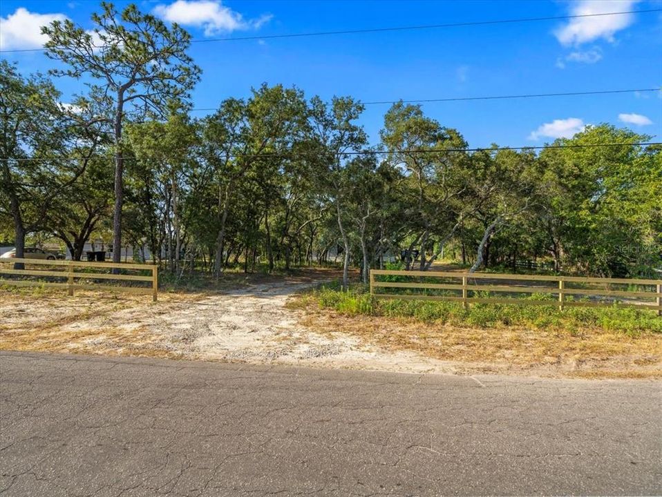 For Sale: $215,000 (3 beds, 2 baths, 1144 Square Feet)