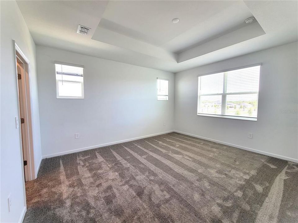 Active With Contract: $2,400 (3 beds, 2 baths, 1864 Square Feet)