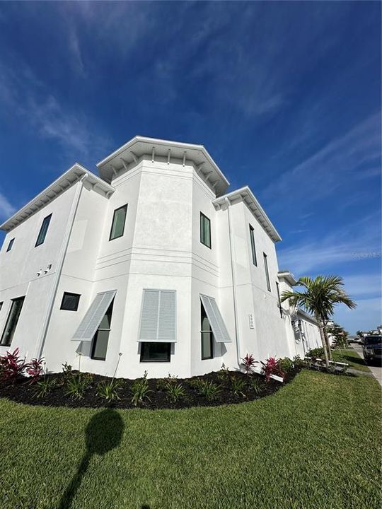 Recently Sold: $1,766,883 (3 beds, 3 baths, 4202 Square Feet)