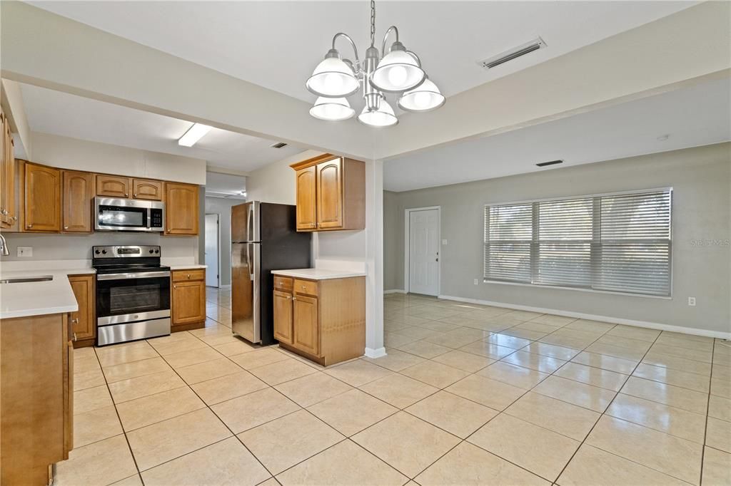 For Sale: $389,900 (3 beds, 2 baths, 1200 Square Feet)