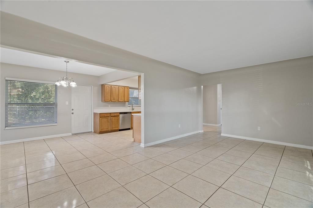 For Sale: $389,900 (3 beds, 2 baths, 1200 Square Feet)