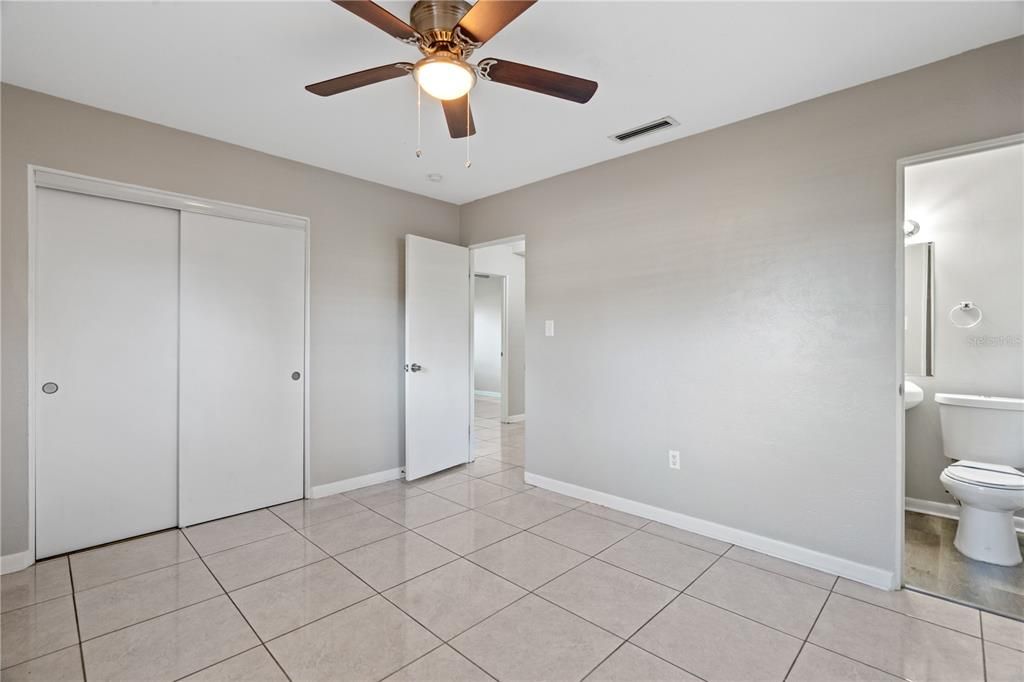 For Sale: $389,900 (3 beds, 2 baths, 1200 Square Feet)