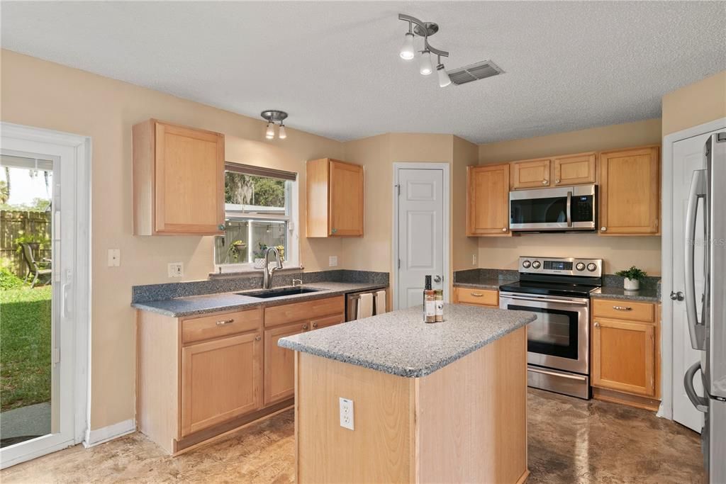 For Sale: $430,000 (4 beds, 2 baths, 2142 Square Feet)