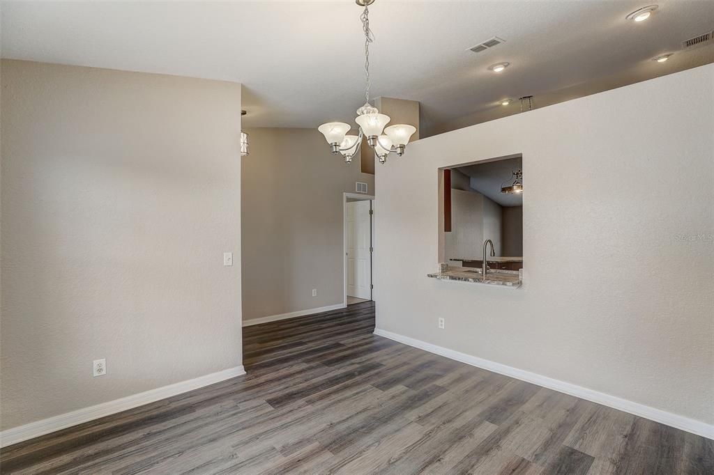 For Sale: $359,900 (3 beds, 2 baths, 1646 Square Feet)