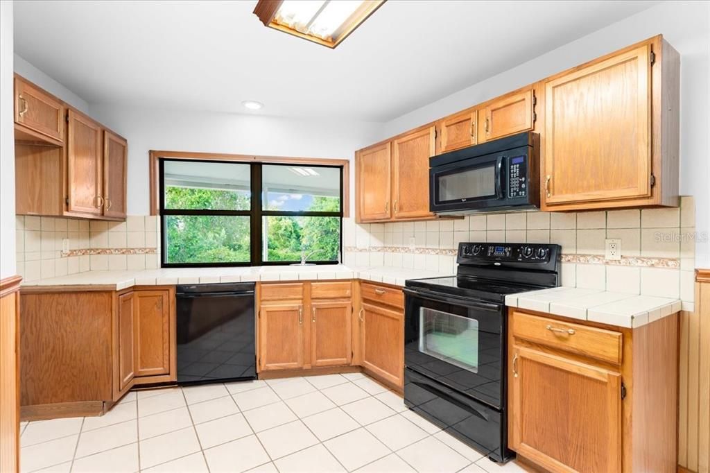 For Sale: $279,900 (3 beds, 2 baths, 1133 Square Feet)