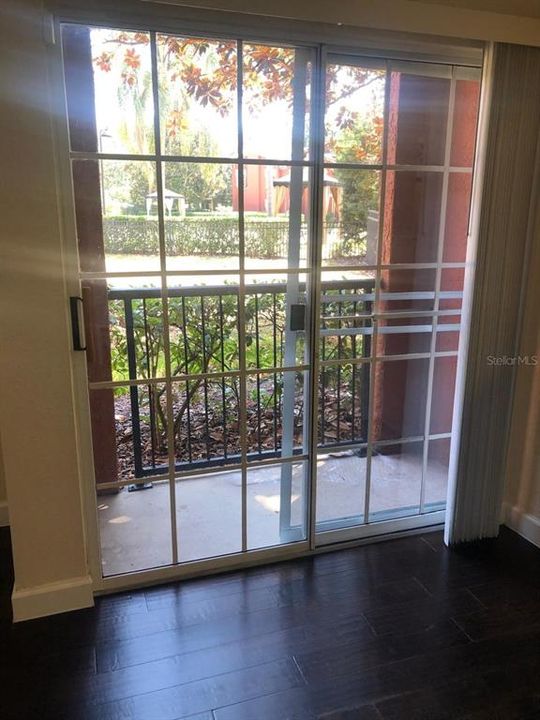 For Rent: $1,675 (1 beds, 1 baths, 821 Square Feet)