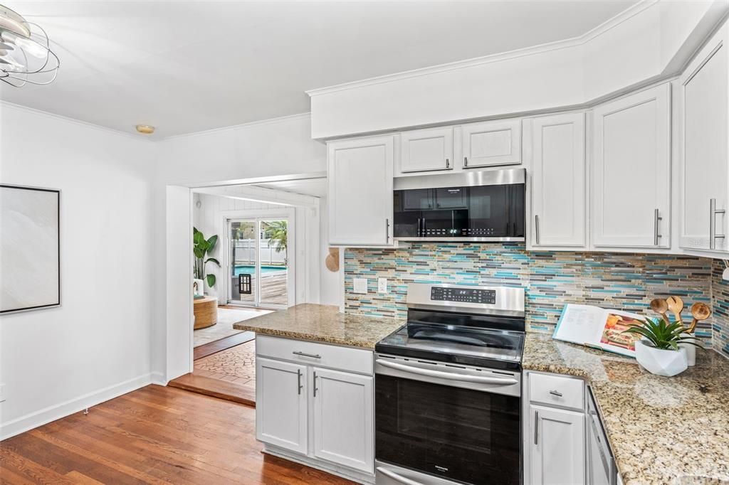 Active With Contract: $775,000 (3 beds, 2 baths, 1777 Square Feet)