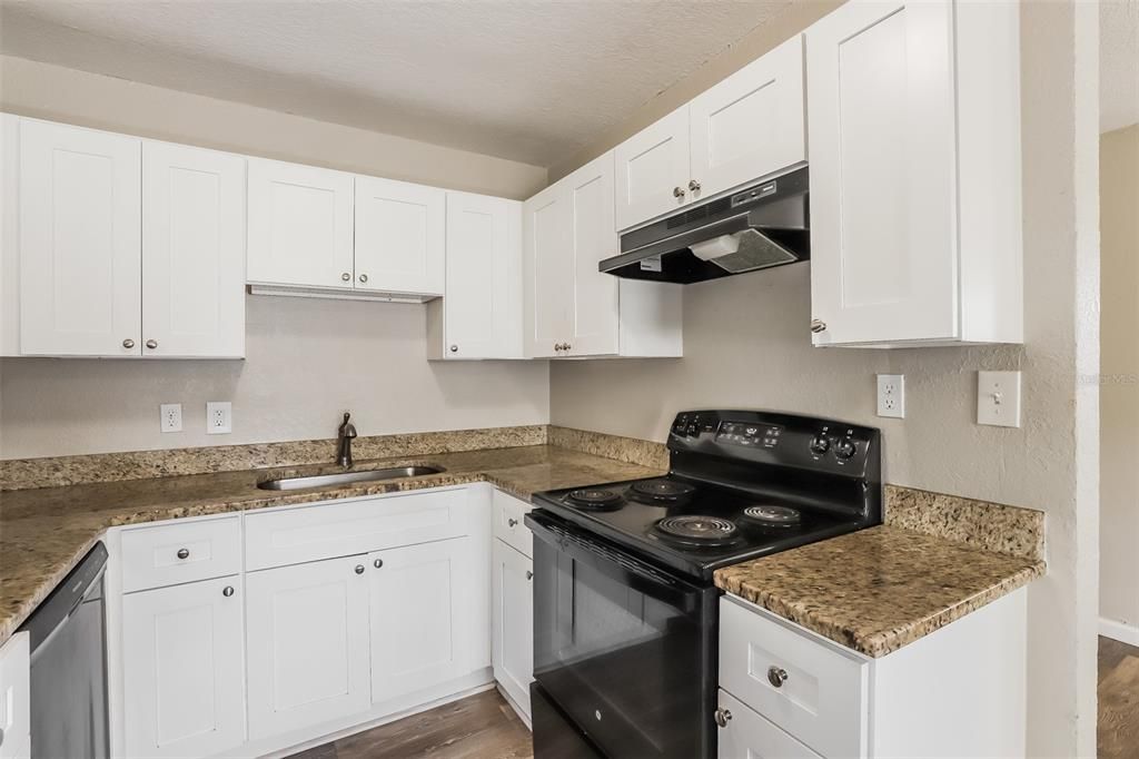 Active With Contract: $175,000 (3 beds, 1 baths, 792 Square Feet)