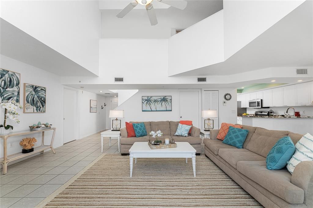 Active With Contract: $899,000 (3 beds, 3 baths, 2059 Square Feet)