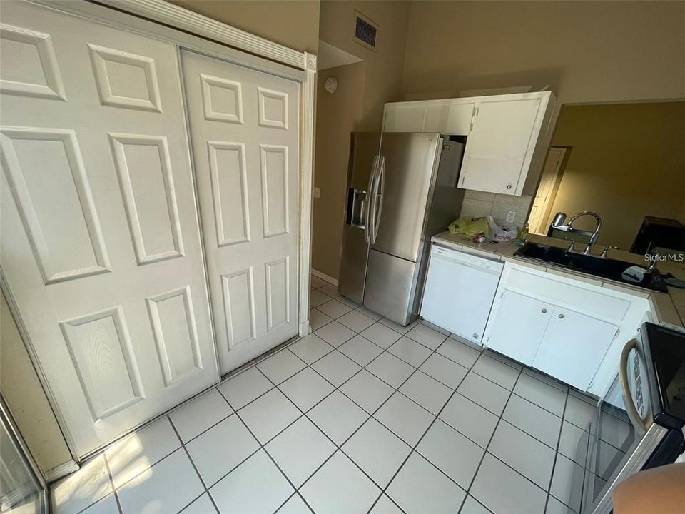 For Sale: $245,000 (2 beds, 2 baths, 1200 Square Feet)