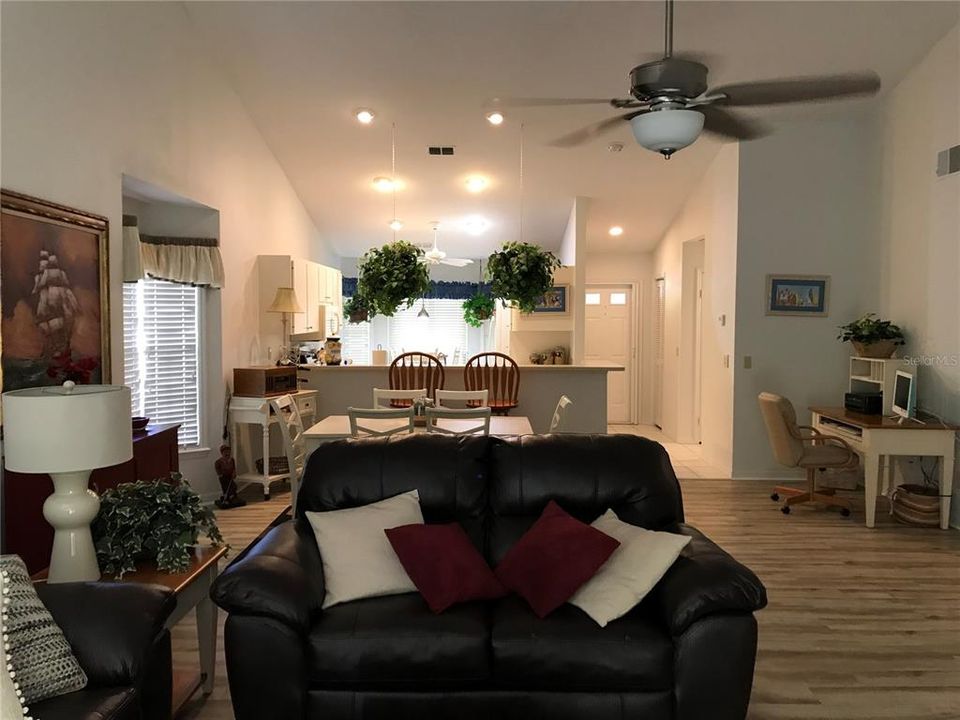 For Sale: $245,000 (2 beds, 2 baths, 1545 Square Feet)