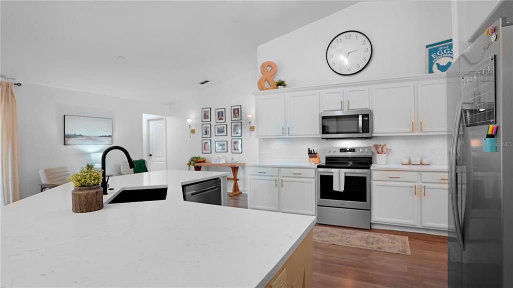 For Sale: $500,000 (4 beds, 2 baths, 2236 Square Feet)