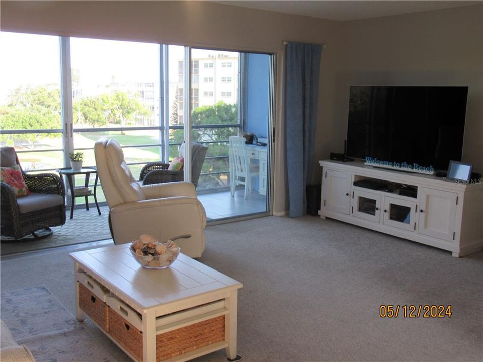 For Sale: $239,900 (2 beds, 2 baths, 1008 Square Feet)