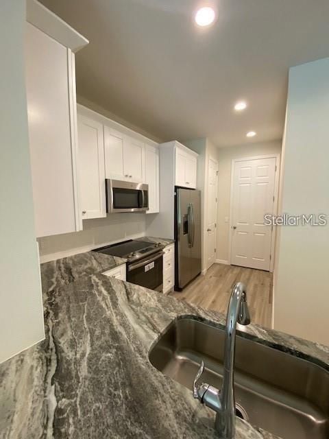 Recently Rented: $3,250 (3 beds, 2 baths, 1600 Square Feet)