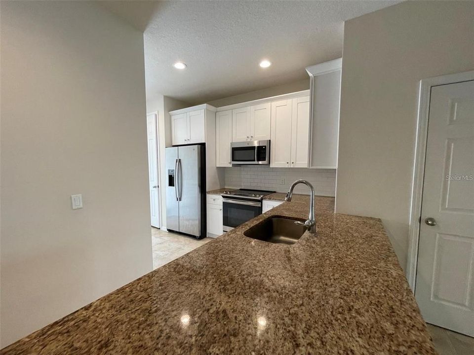 Active With Contract: $3,250 (3 beds, 2 baths, 1600 Square Feet)