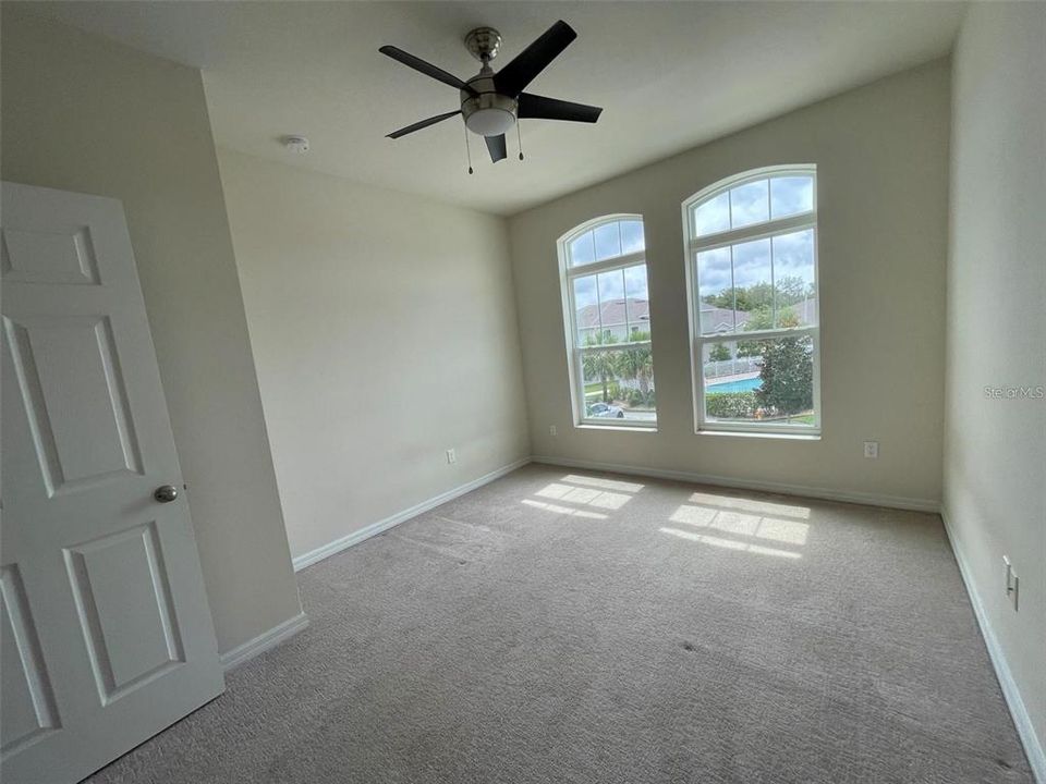 Active With Contract: $3,250 (3 beds, 2 baths, 1600 Square Feet)