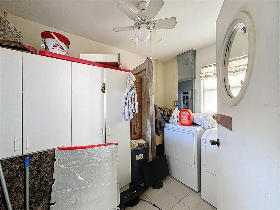 For Sale: $295,000 (2 beds, 2 baths, 1075 Square Feet)