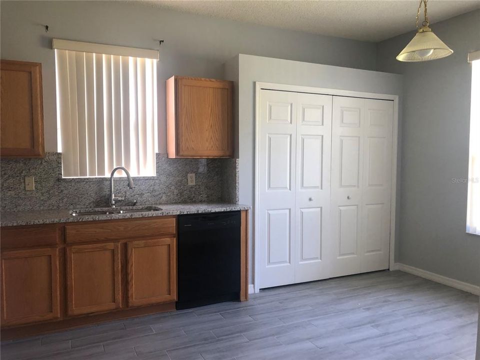 For Rent: $2,200 (3 beds, 2 baths, 1350 Square Feet)