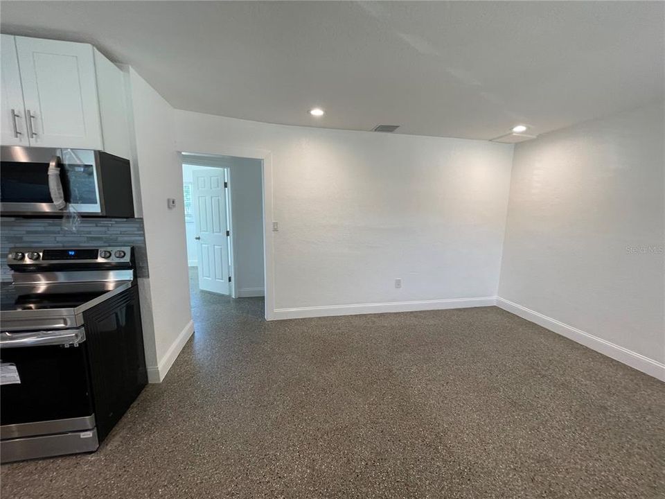 For Rent: $1,500 (2 beds, 1 baths, 650 Square Feet)