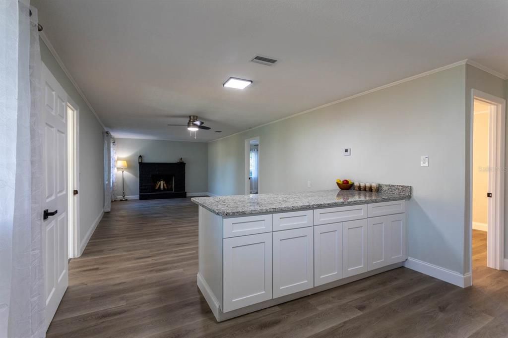 Active With Contract: $295,000 (3 beds, 1 baths, 1342 Square Feet)