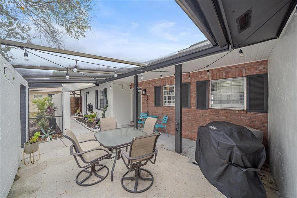 For Sale: $569,000 (3 beds, 3 baths, 1912 Square Feet)