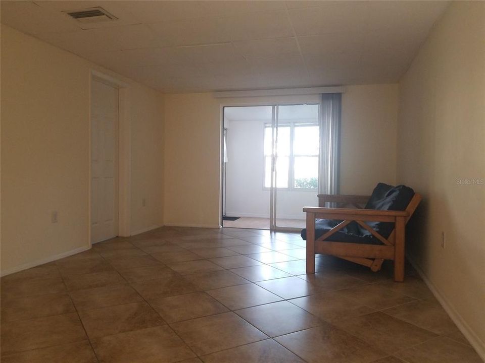 Active With Contract: $110,000 (1 beds, 1 baths, 840 Square Feet)