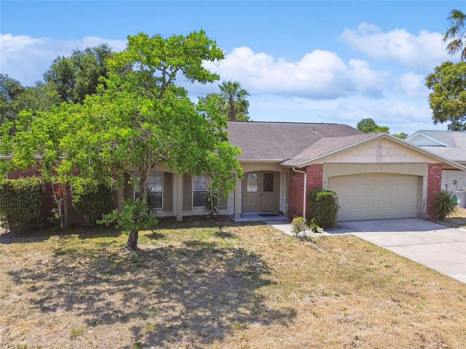 For Sale: $339,900 (4 beds, 2 baths, 1983 Square Feet)