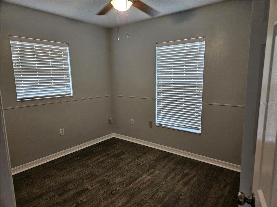 Active With Contract: $1,800 (3 beds, 2 baths, 1370 Square Feet)