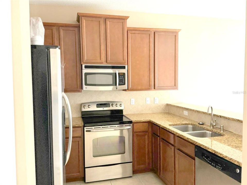 For Rent: $2,100 (3 beds, 2 baths, 1496 Square Feet)