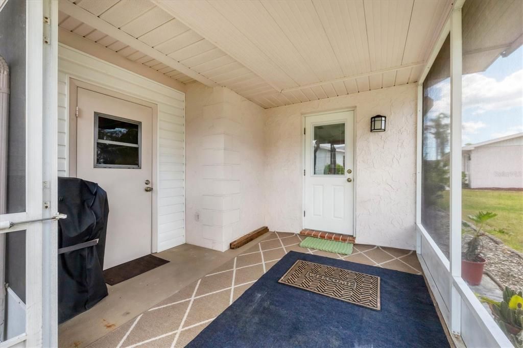 rear screened porch and laundry room access