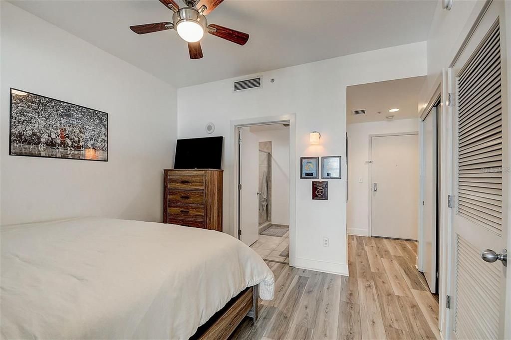 Recently Rented: $1,900 (1 beds, 1 baths, 615 Square Feet)