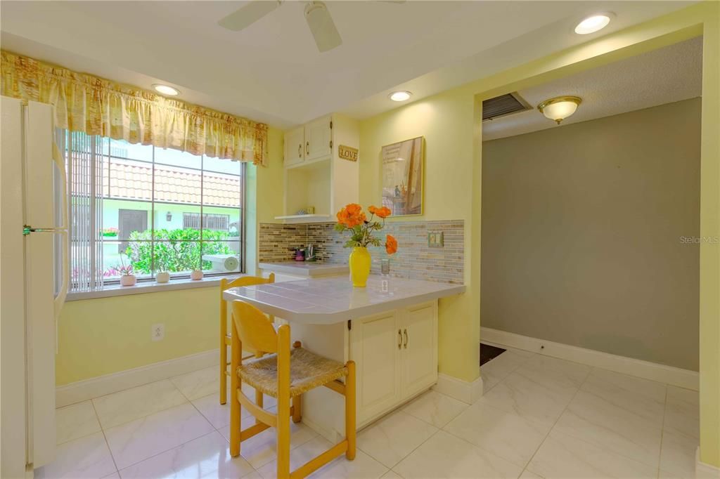 For Sale: $269,000 (2 beds, 2 baths, 1400 Square Feet)