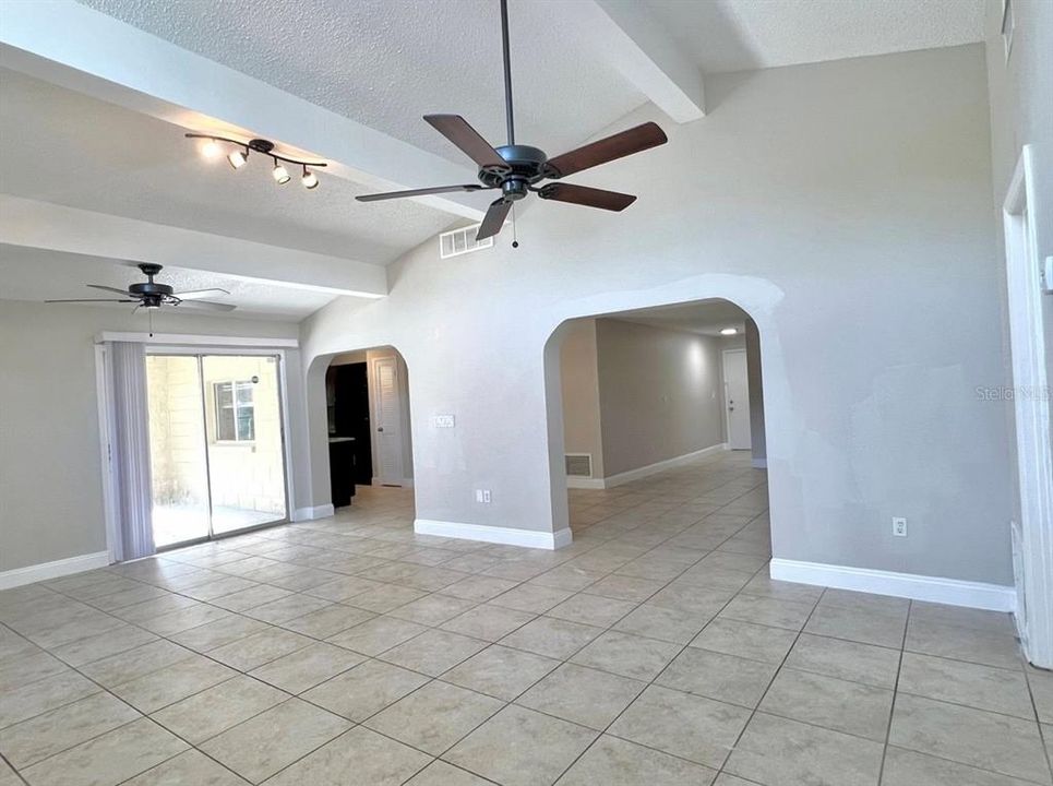 For Rent: $2,498 (3 beds, 2 baths, 1472 Square Feet)