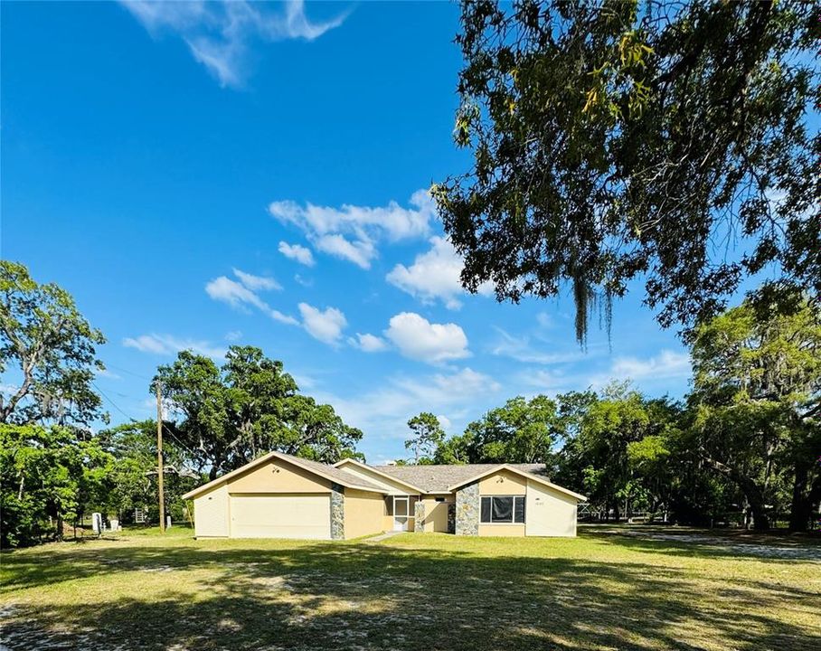 For Sale: $625,000 (3 beds, 2 baths, 2034 Square Feet)