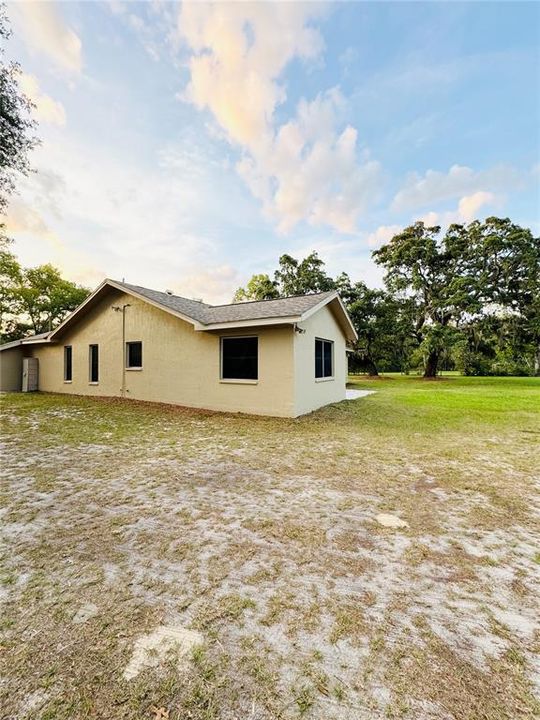 For Sale: $625,000 (3 beds, 2 baths, 2034 Square Feet)