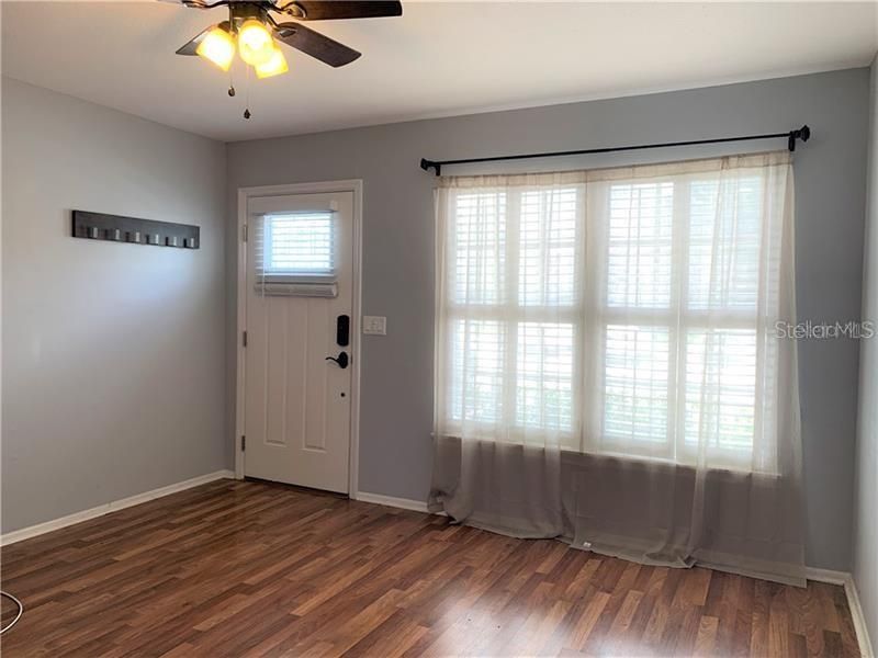 For Rent: $1,999 (2 beds, 2 baths, 1161 Square Feet)