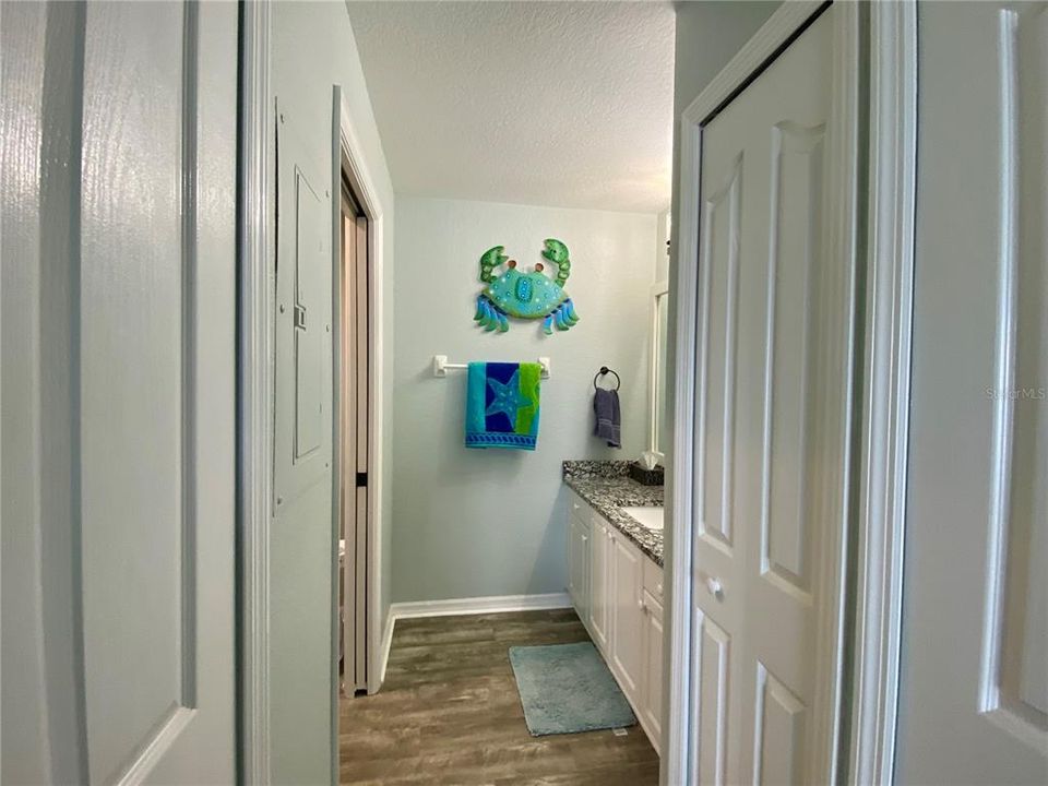 For Sale: $245,000 (2 beds, 2 baths, 1250 Square Feet)