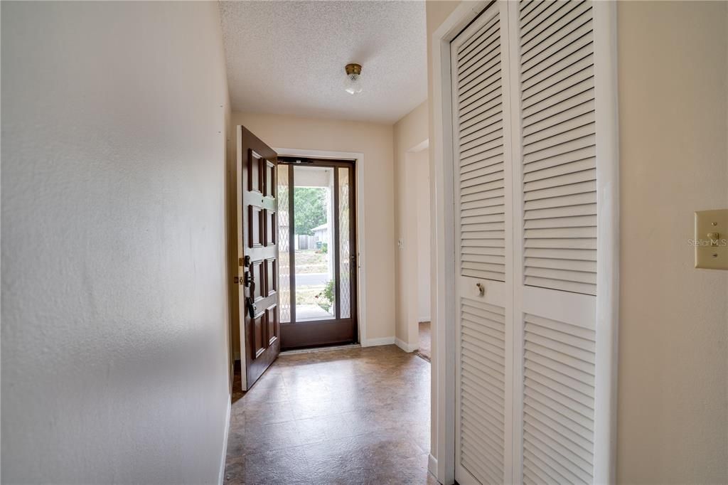 Recently Sold: $389,000 (2 beds, 2 baths, 1481 Square Feet)